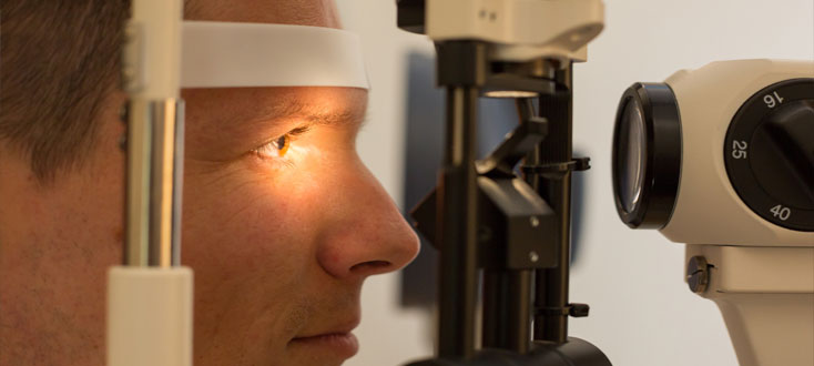 Sutureless Phaco Cataract Surgery